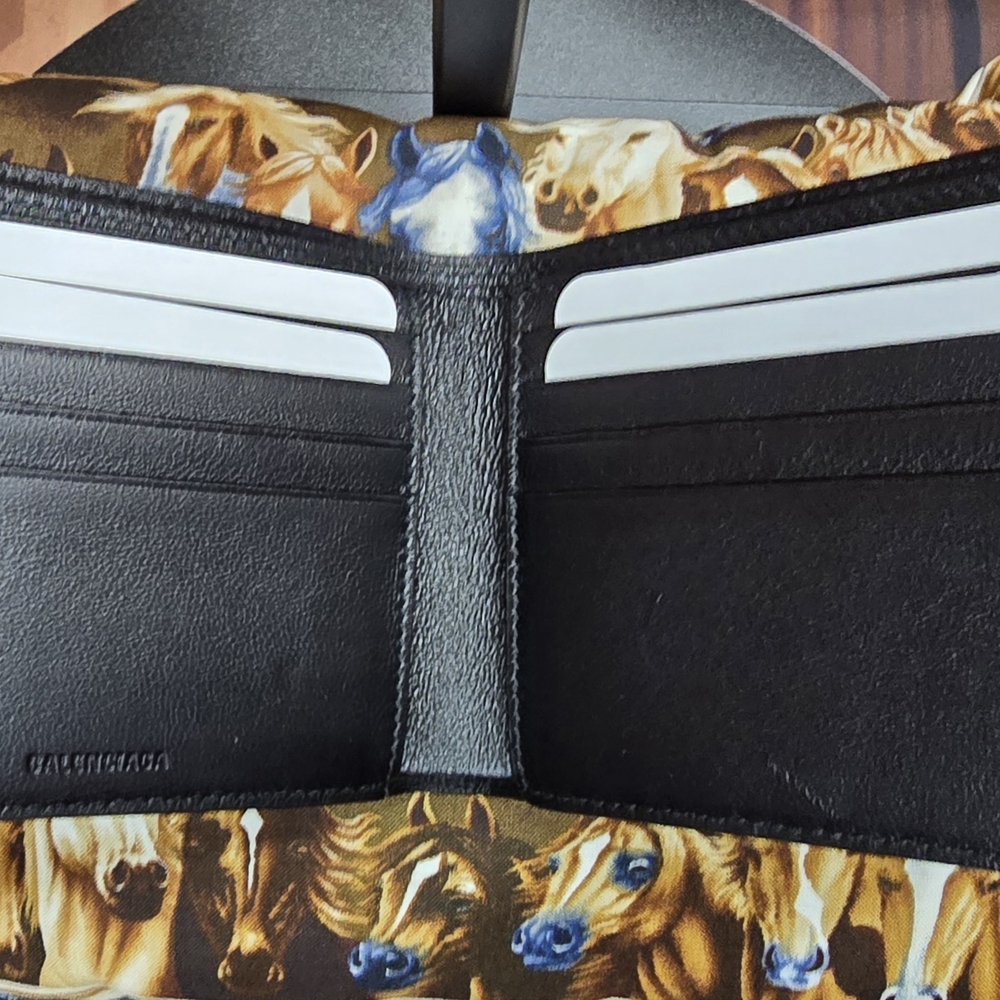 Balenciaga Black and Reflective Logo Wallet - NWT - FULL INCLUSION - Picture 8 of 11